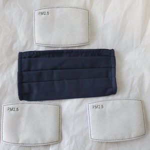 One Navyblue facemask with 3 filters included